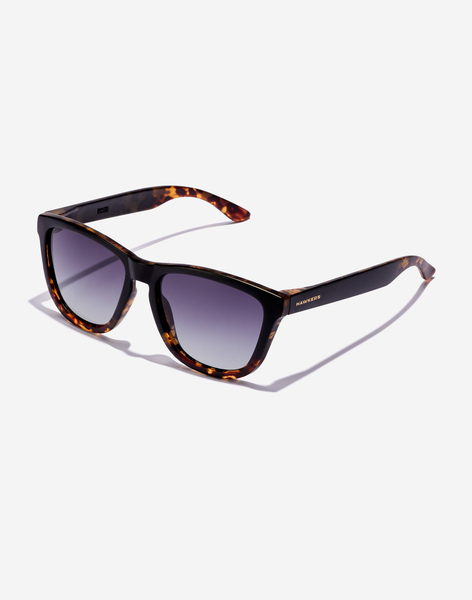 Gafas de sol de pasta color negro y lentes azules